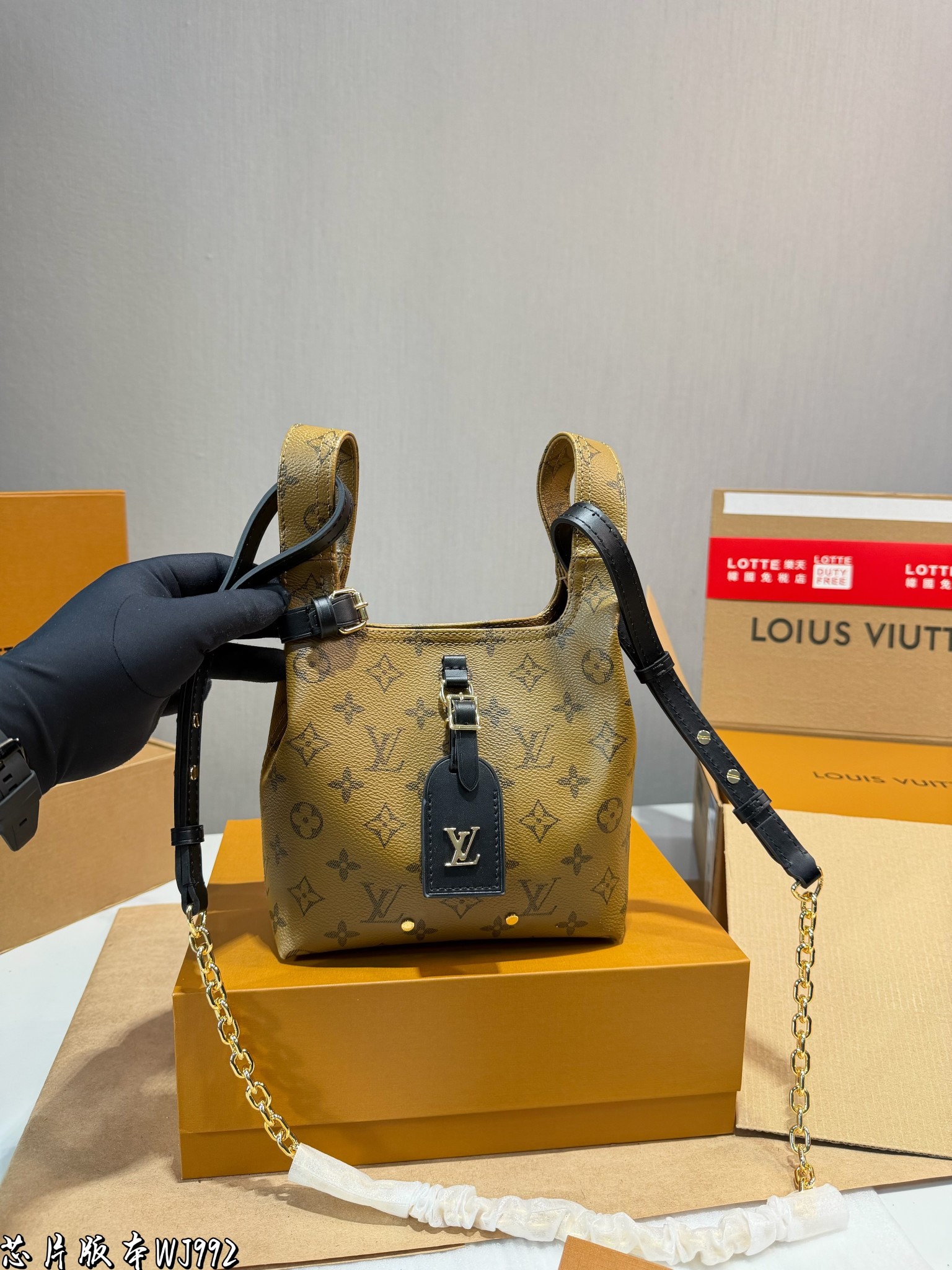LV Monogram Handbag 34
